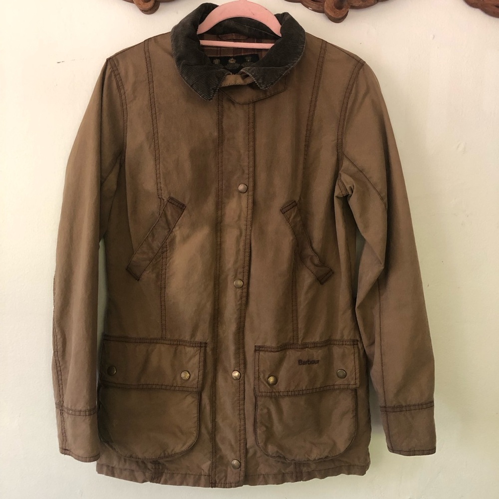 Barbour Tan Vintage Beadnell  Jacket with Durable Cotton and Adjustable Cuffs